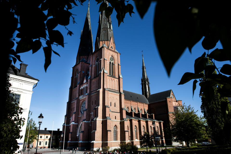 Gestaltningen i form av ett bord ger många ingångar