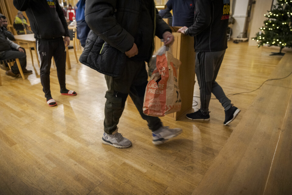 Utdelning av matkassar.