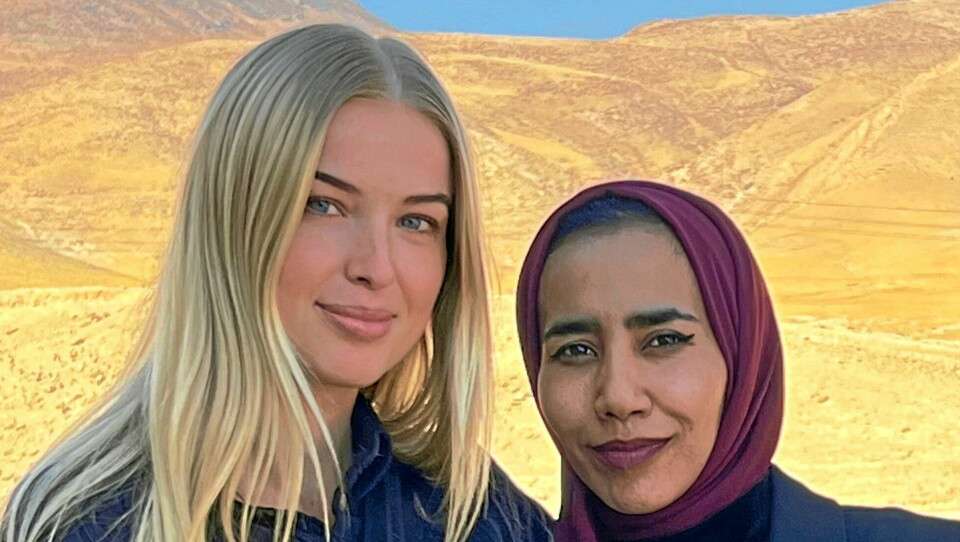 Linn Davrin (till vänster) var följeslagare i Jordandalen under hösten 2024. Här tillsammans med Aaliya Mlihat, som dokumenterar övergrepp på palestinier.