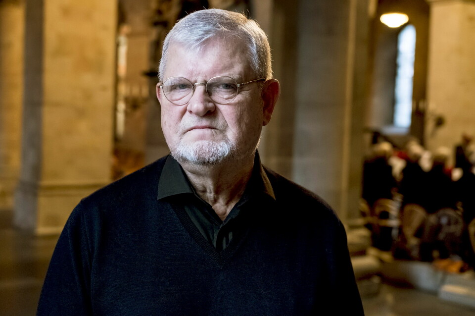 ”Gud kan aldrig ersätta en människa”