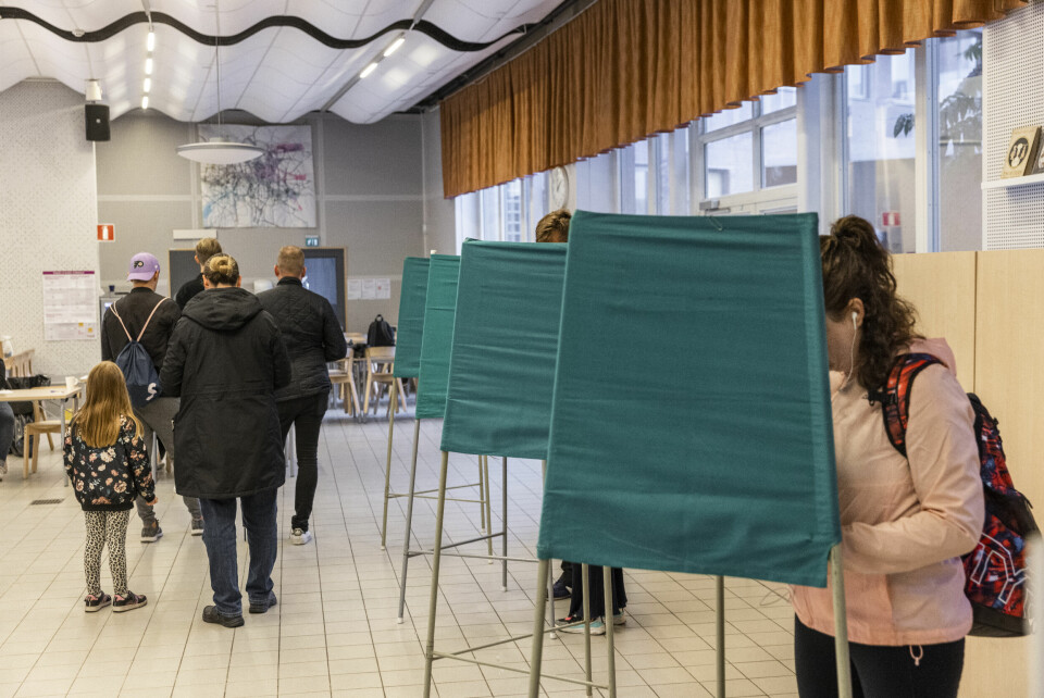 Vid kyrkovalet ska det på varje röstmottagningsställe finnas valskärmar så att väljarnas valhemlighet kan skyddas. Väljare röstar bakom valskärmar i kyrkovalet