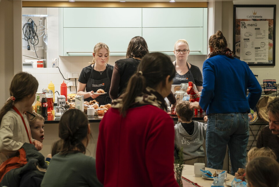 Svenskundervisning för barn och unga efter en dag i tysk skola är populärt. Då blir det fika i kafét, både för barn och föräldrar.