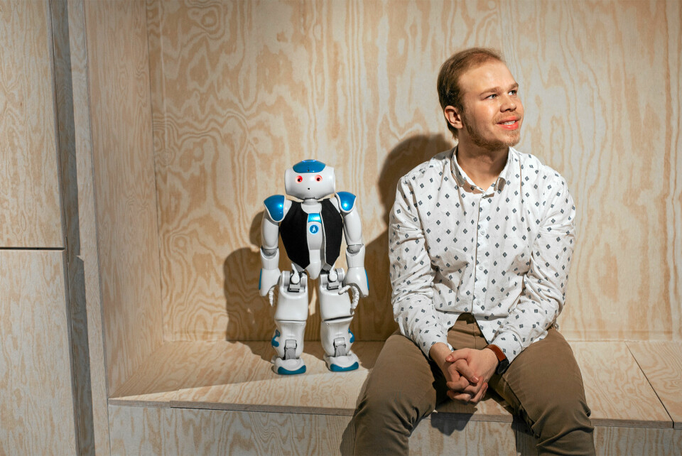 Robotutvecklaren Fredrik Löfgren har koll på den artificiella intelligensen och robotiseringen av samhället.