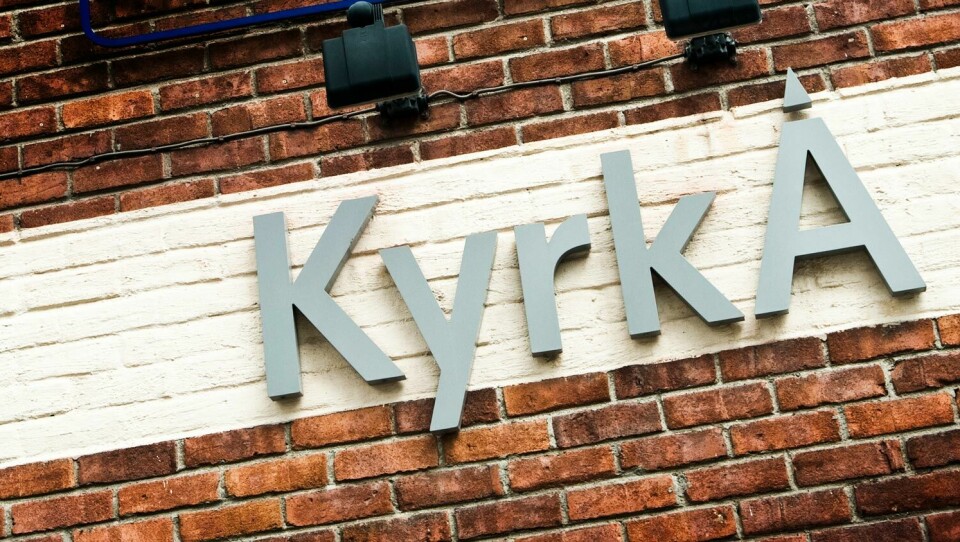 Anställda på kansliet vittnar om arbetsmiljön