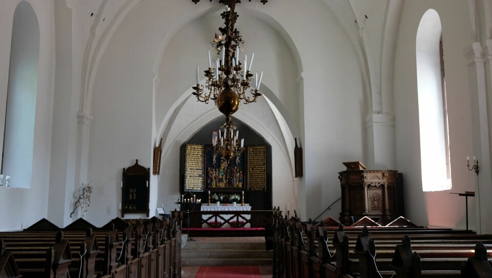 Bosjökloster kyrka i Ringsjö församling.