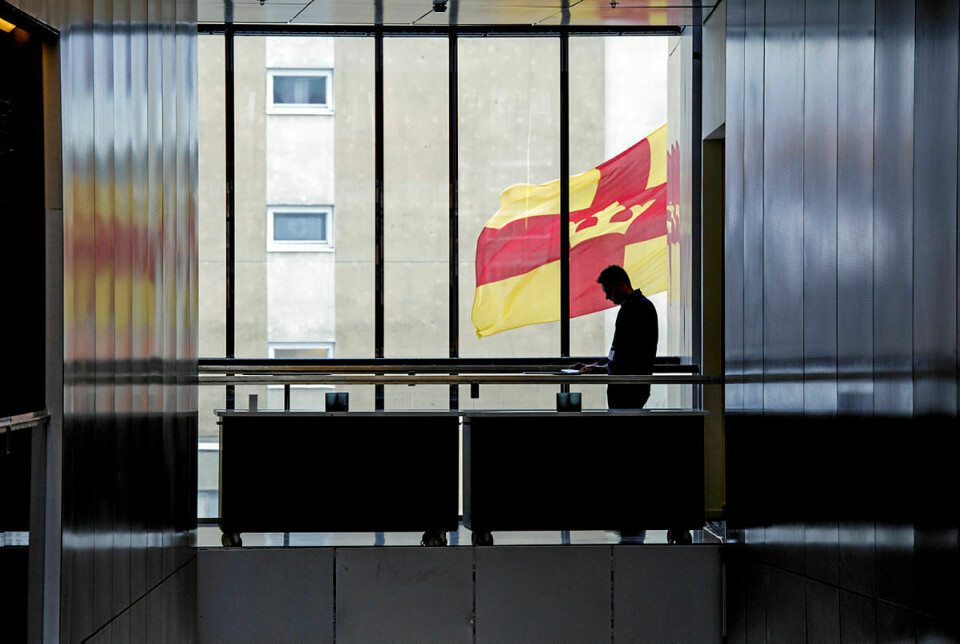 Att göra om Svenska kyrkan efter samhällets organisationsmodeller är att helt ändra den kyrkosyn som vi alltid hittills hävdat ska gälla, anser debattörerna.