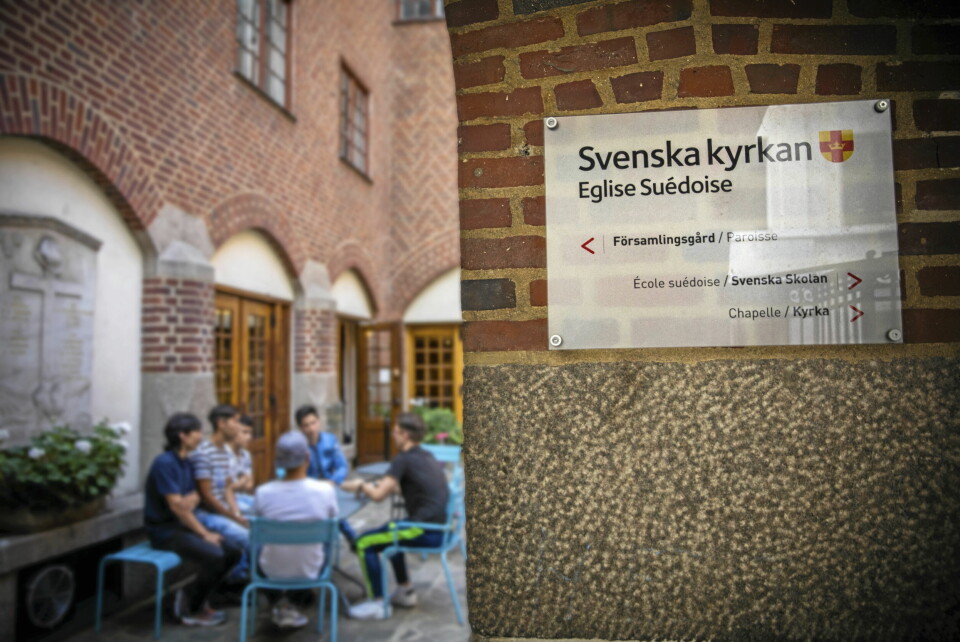Ge församlingen en rätt att ta över sin kyrka.