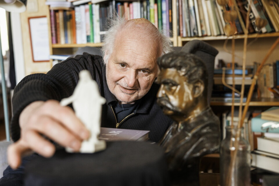 Göran Greider jobbar med att förena sina ideologier, här representerade av Jesus och Hjalmar Branting.