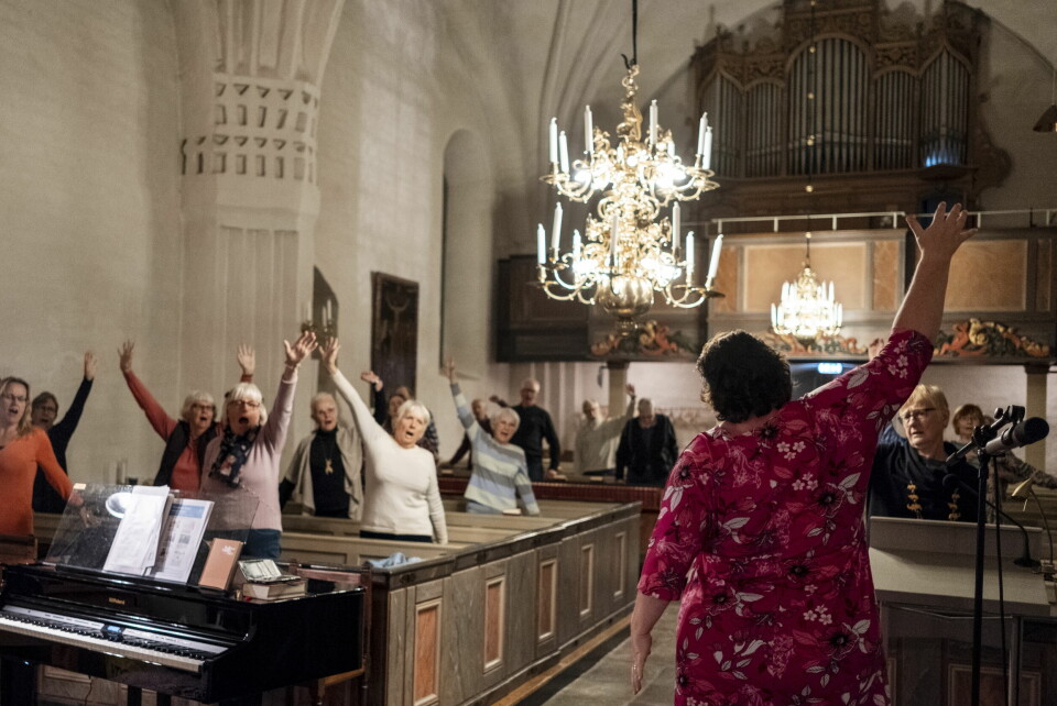 I körernas veckoliga repetitioner ryms alla aspekter av församlingens liv, skriver debattörerna. Bild från en körrrepition i höstas i Kiladalen utanför Nyköping med Helena Wanrud som körledare.