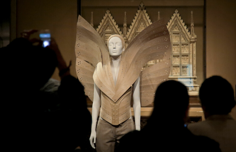 Katolskt mode väcker uppseende