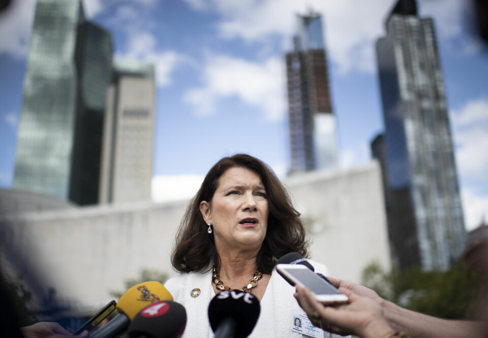 En appell till den nya utrikesministern, Ann Linde, får kritik.