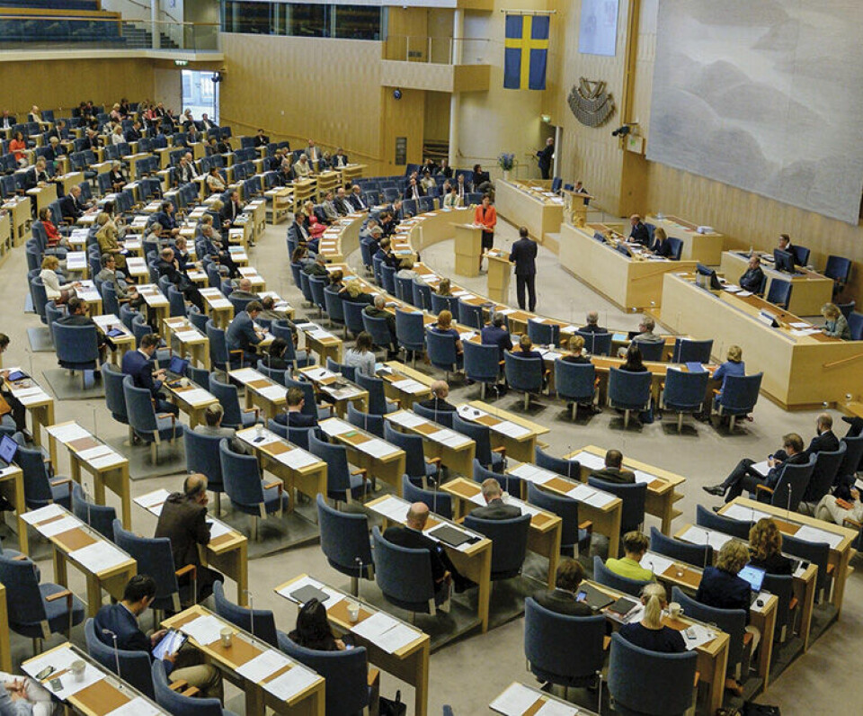 Bort med partipolitiken i kyrkan