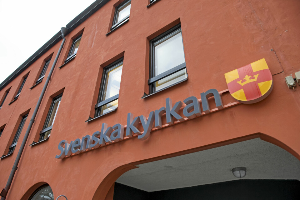 Nationell nivå vill kontrollera ett centralstyrt system, församlingarna ska finna sig. Men till vilken nytta, undrar debattören.