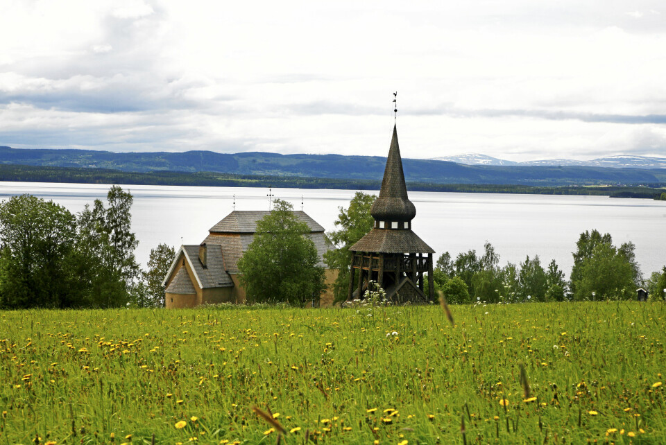 Härnösands stifts strukturarbete går ut på att även de små församlingarna på landsbygden ska kunna finnas kvar, uppger debattören. På bilden Hackås kyrka. foto: Frida Lenholm