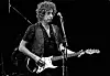 Drammen 19810710 Artisten Bob Dylan holder konsert i Drammenshallen. Dylan alene på scenen, med gitar.Foto: Ann Dahl / NTB / NTB
