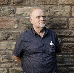 Ola Larsmo: Min far tvingades sluta som pastor