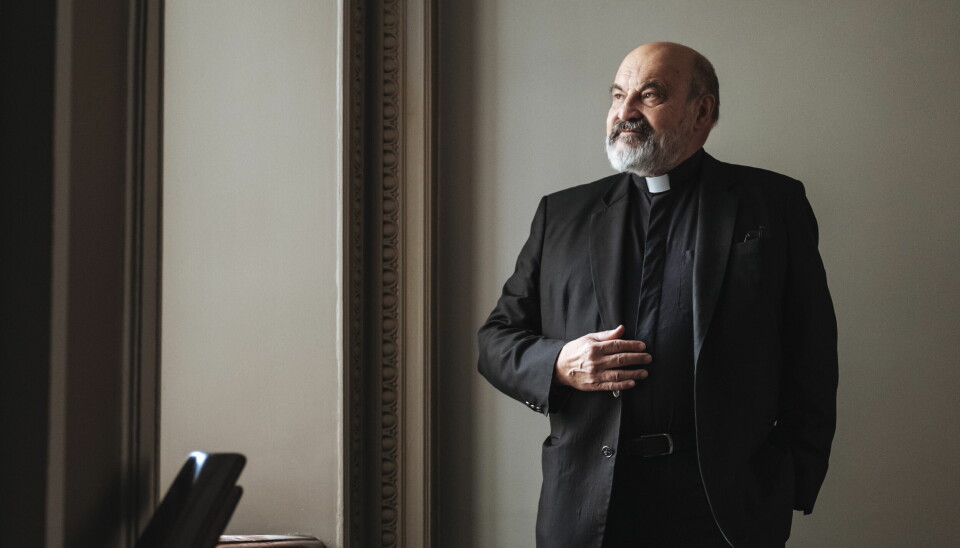 Sverigeaktuelle Tomáš Halík tillhörde den underjordiska oppositionen och kyrkan i Tjeckoslovakien. Där mötte han Václav Havel, som han kom att stå nära och senare blev dennes presidentrådgivare.