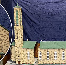 Kyrka firar med Legobygge